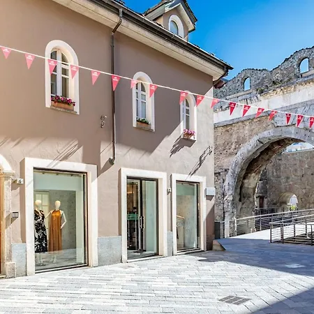 1824 - Heritage Collection Alpines Daire